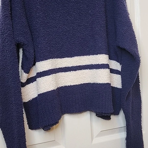 UGG Womens Longsleeve Plush Mockneck Blue White Stripe Sweater - Picture 4 of 11